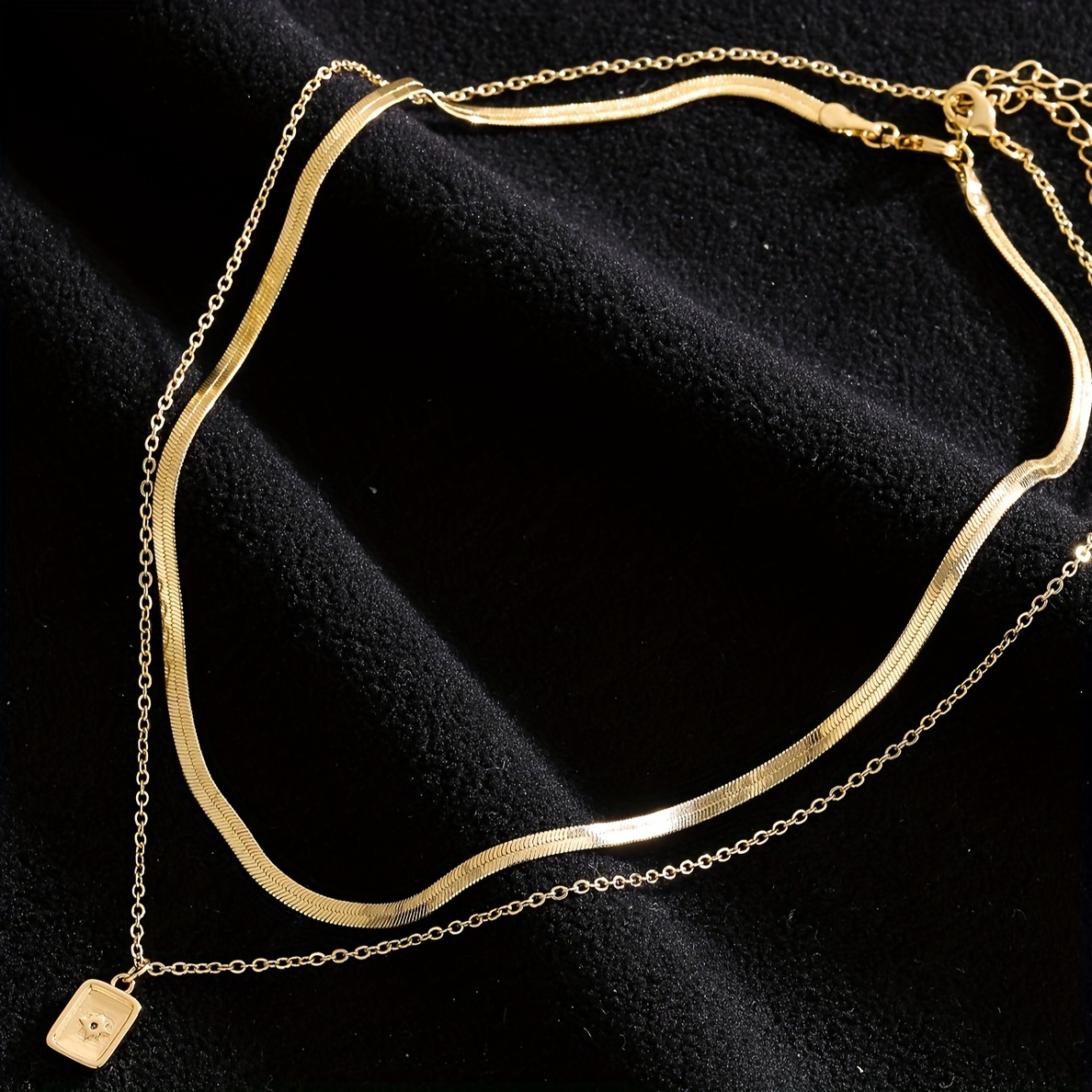 2pcs Golden Wire Zirconia Layered Necklace Set